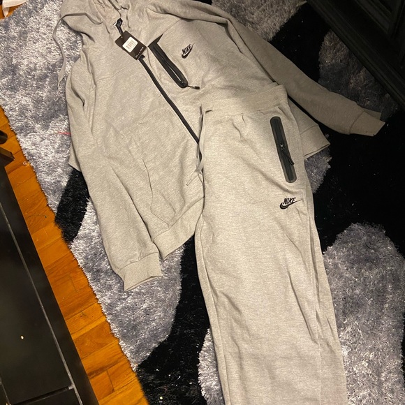 Brand new with tags nikes $90 a piece - Picture 6 of 10